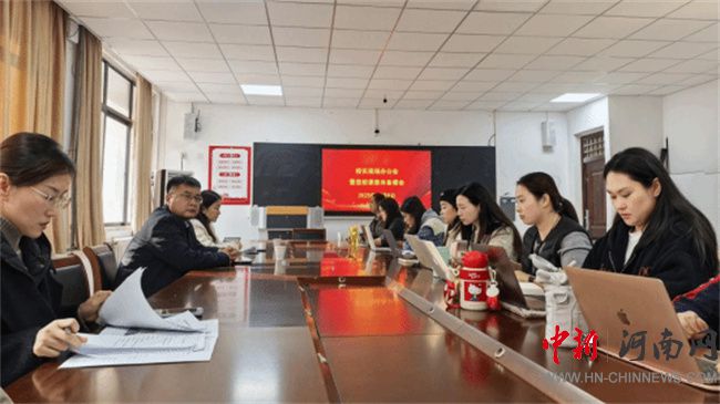 ���ϲ��ְҵѧԺУ������ܵ�����˼����ѧԺ�ٿ��ֳ��칫����˼���μ��屸�λ�